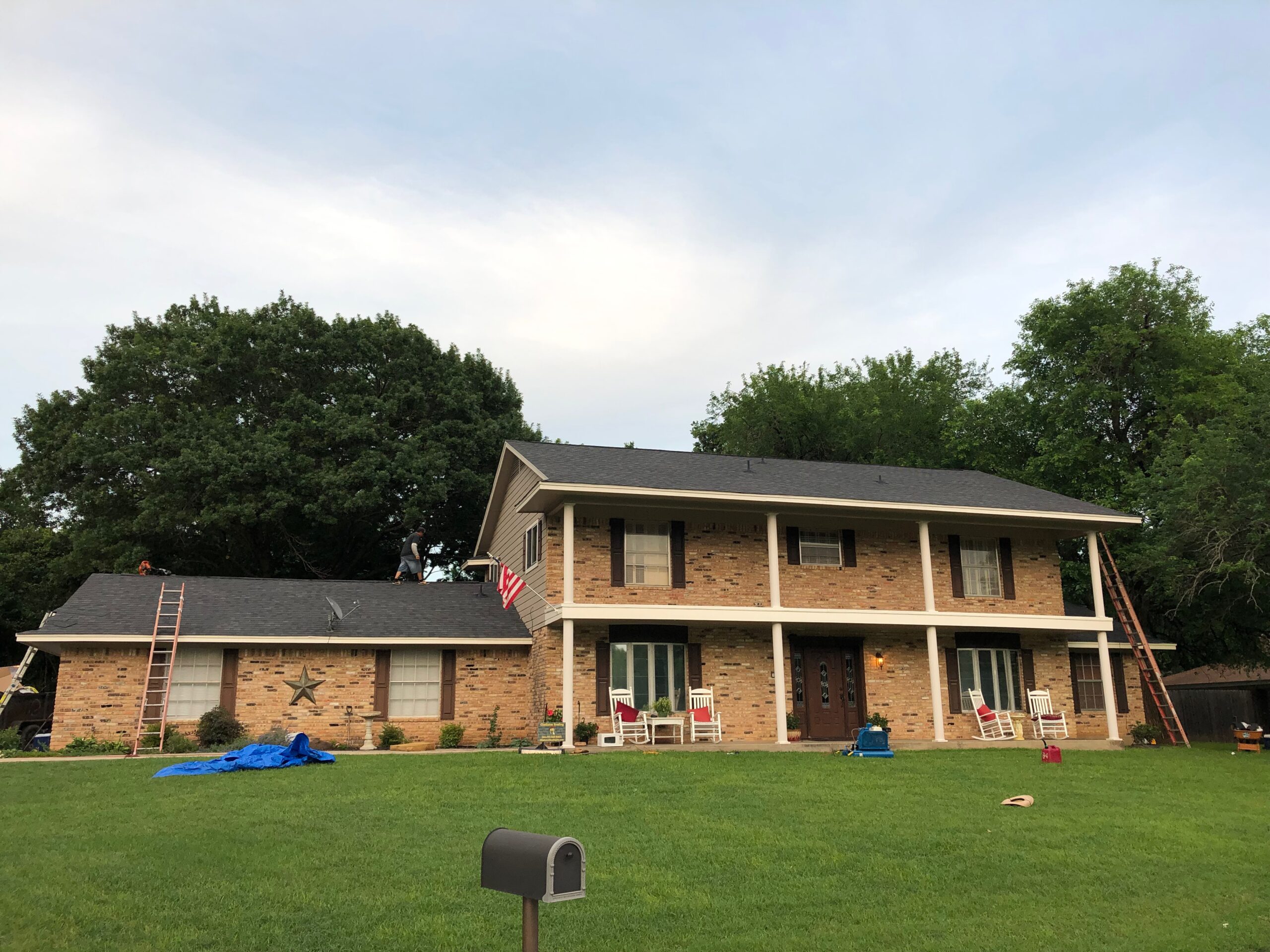 Hondo, TX, residential, house, home, roofing, repair, contractor, professional, company, recent, roof, work, dark, shingles